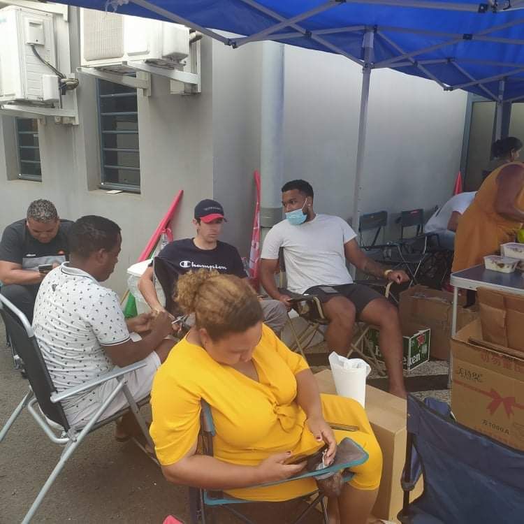 NEW REST RÉUNION – Soutenons nos camarades en grève depuis 7 jours